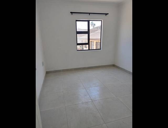 2 BEDROOM PROPERTY TO RENT IN NEWLANDS WEST